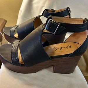 Wonderly black ankle strap block heeled sandals